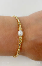 Load image into Gallery viewer, Fresh Water Pearl Gold Plated Chain Bracelet