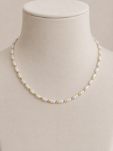 Load image into Gallery viewer, Pearl Necklace