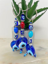 Load image into Gallery viewer, Oval beads evil eye keychain