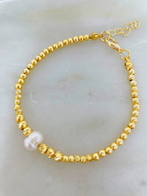 Load image into Gallery viewer, Fresh Water Pearl Gold Plated Chain Bracelet